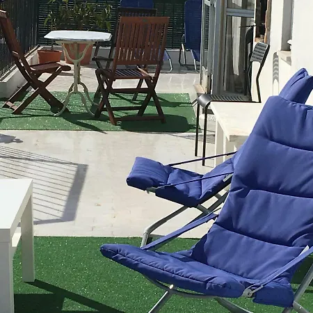 Carcavelos Beach House *