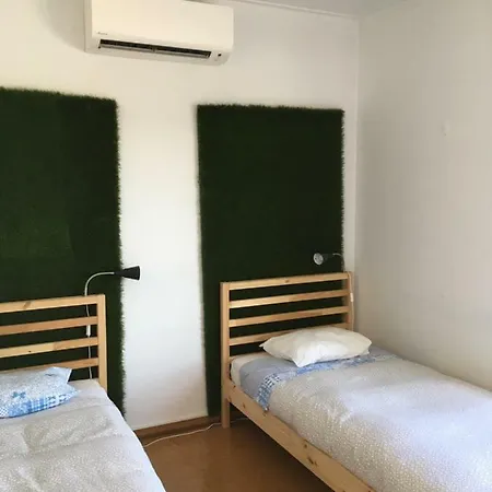 Carcavelos Beach House Pensionat