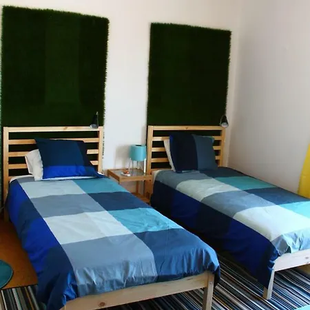 Carcavelos Beach House *